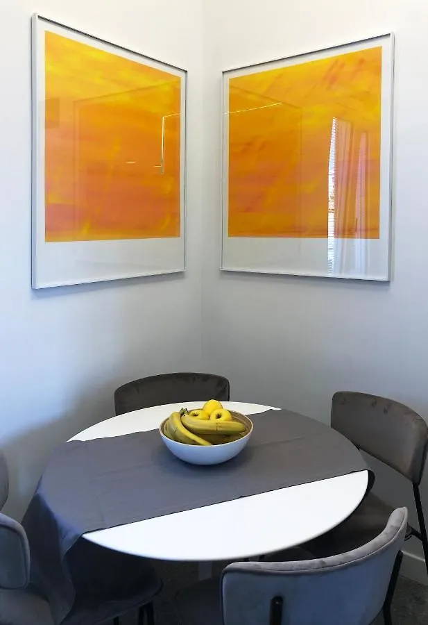 Lily Apartment Napoli 0*, Naples